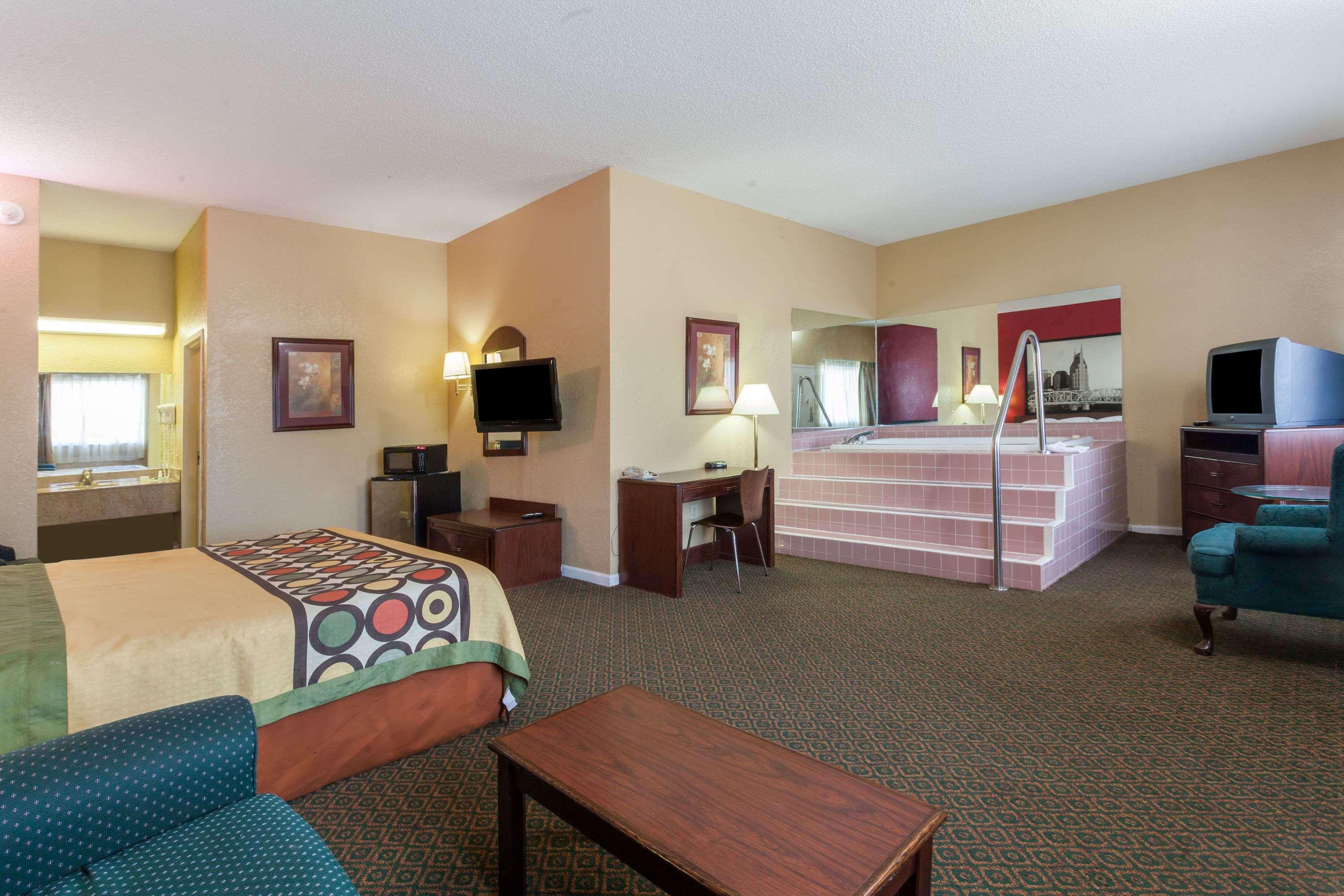 Super 8 By Wyndham Columbia Hotel Eksteriør billede